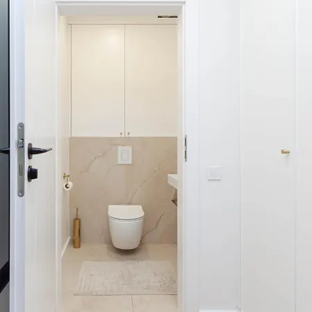 Appartement Champion Hanza Tower 2402, Amazing View, 24th Floor, Parking, Pool, Sauna