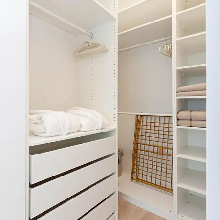 Champion Hanza Tower 2402, Amazing View, 24th Floor, Parking, Pool, Sauna